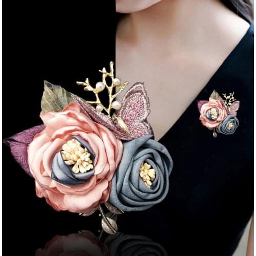 Flower Brooch Pearl Butterfly Lapel Pin and Fabric Brooches Luxury Cardigan Scarf Buckle Corsage Brooches for Women Accessories