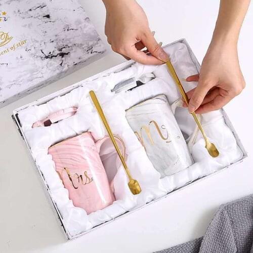 Simple Flamingo Couple Ceramic Cup Gift Box Set Custom Marble Mark Cup Couple Cup Gift with Lid and Spoon