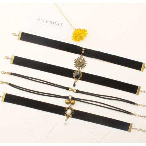 Punk Gothic Chokers Necklaces for women Black Velvet Retro Collar Necklaces Pearl Geometric Chokers Fashion Jewelry Wholesale