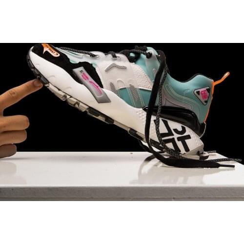 Men Running Sneakers Super Light Breathable Sports Jogging Trainers Designer Shoe 2020 Comfortable Casual Men Tennis Shoes 38-44