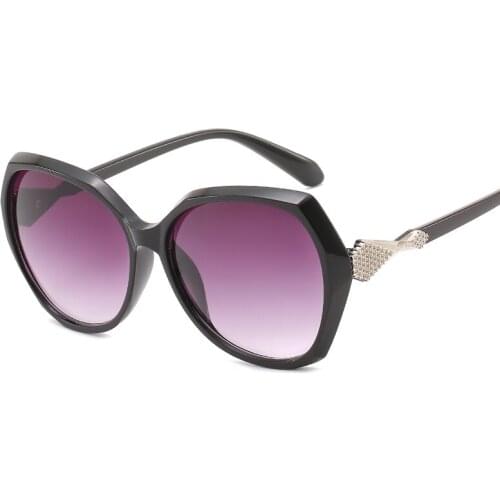 Square sunglasses Retro Red Sun Glasses Transparent Clear Lens Sunglasses for Women Men Metal Frame Shades Eyewear