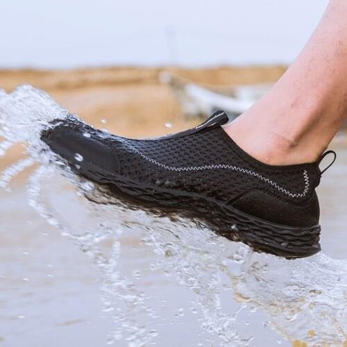 Summer Men Casual Shoes Fashion Slip-on Men Loafers Outdoor Walking Footwear Breathable Mesh Leaking Shoes Men Plus Size 40-50