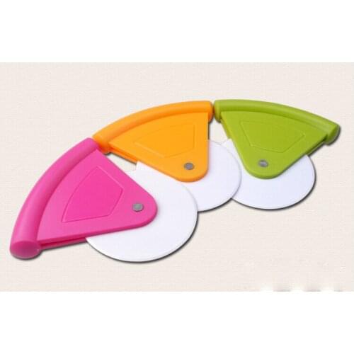 1PC Round Shape Pizza Cutter FDA Plastic Pizza Wheels Cutting Knife Cake Bread Slicer Baking Pizza Tools OK 0257