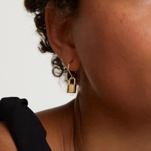 Vintage Punk Lock pendant C Shaped Earrings For Women New Fashion Trend Geometric Metal Ear Stud Rock Party Jewelry Accessories