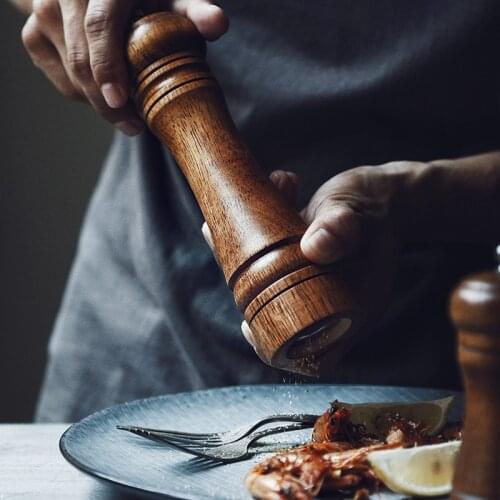 Classical Oak Wood Pepper Spice Mills Grinder Set Handheld Seasoning Mills Grinder Ceramic Grinding Core BBQ Cooking Tools