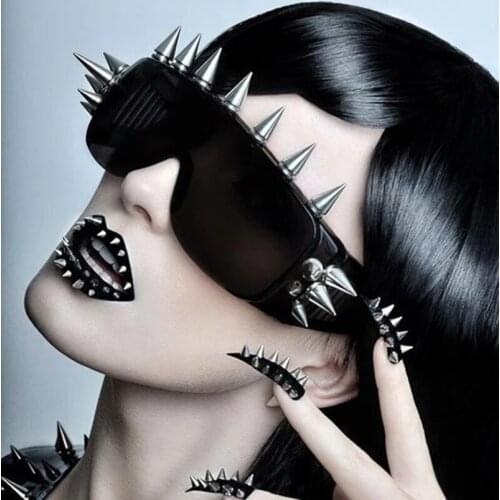 2021Neue Niet Spike Dekoration Wilden Rock SteamPunk Sonnenbrille Brille Coole Mode Bühne Bar Party Sonnenbrille Oculos De Sol