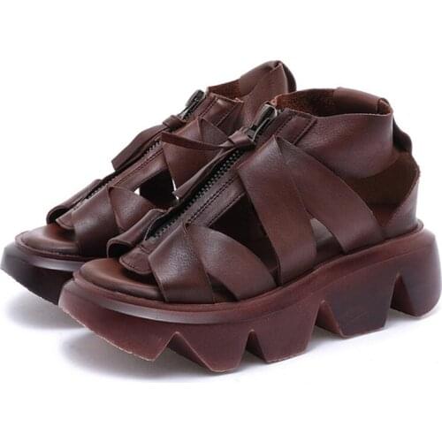 "Women 's large base fashionable joker comfortable sandals new leather cool Roman sandals leather casual girls sandals SIZE39