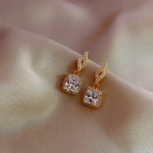 NewFashion Jewelry High-Quality Copper Inlaid Zircon Square Pendant Earrings Elegant Luxurious Womens Wedding Party Earrings