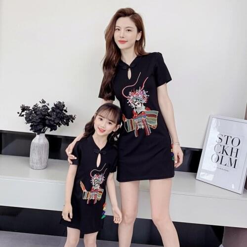 Mom And Daughter Matching Clothes 2021 New Mother And Girl Cheongsam Dress Chinese Style Face Embroidery Mother Womens Dress