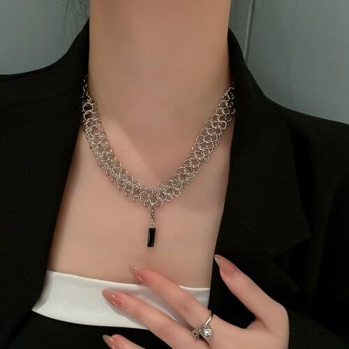 VSnow Unique Design Hollow Out Chunky Chain Geometrical Pendant Necklace for Women Exquisite Necklace Jewelry Accessories