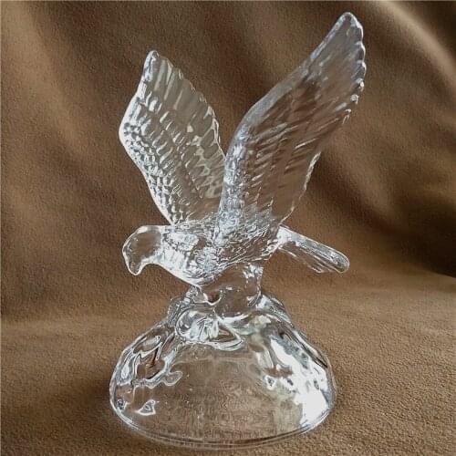 Exquisite Crystal Glass Eagle Miniature Mineral Quartz Hawk Sculpture Bird of Prey Decor Handicraft Ornament Present Accessories