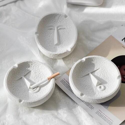 Nordic Ceramics Human Face Ashtray Living Room Office Desktop Ashtray Decorative Gift for Boyfriend Home Decoration Accessories