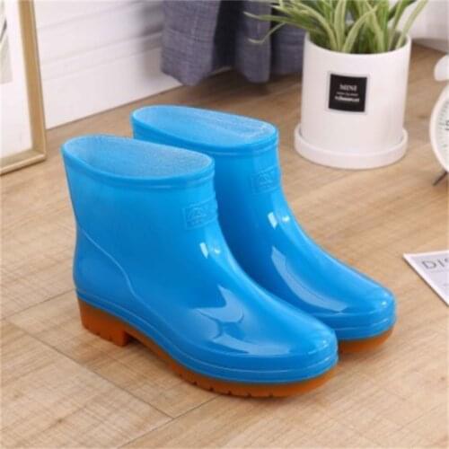 Plus Velvet Rain Boots Womens Short Work Rain Shoes Waterproof Warm Anti-slip Kitchen Rubber Shoes Shoe Cover Wading Galoshes