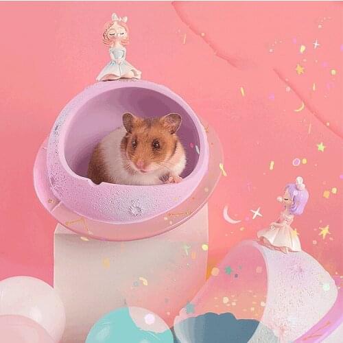 Resin Hamster Bed Houses Cartoon Space planet Shape Small Pet Animals Habitat Cage House Summer Cool Hamster Hideout Nest