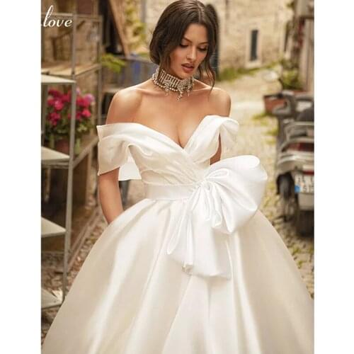EVALOVE Charming Sweetheart Neck Backless A-Line Wedding Dress 2021 Chic Pleated Organza Court Train Lace Princess Bridal Gown