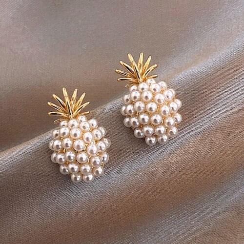 New Arrival Geometric Pearl Women Classic Stud Earrings Pineapple Pearl Earrings Female Fashion Earrings Female Jewelry
