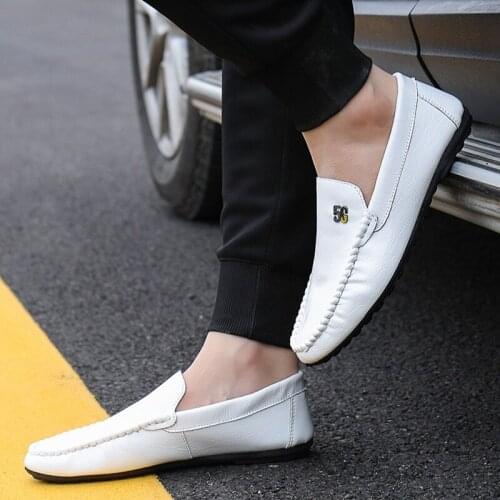 New Men Shoes Leather Genuine Casual Loafers Men Moccasins Shoes Slip-on Soft Flats Footwear Lightweight Driving Shoes 2021