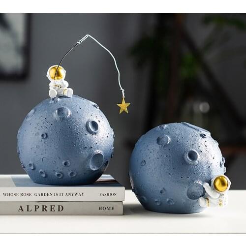 Nordic Home Decoration Astronaut Anime Figure Resin Decoration Coin Piggy Bank Gifts for Children Bedroom Home Accessories