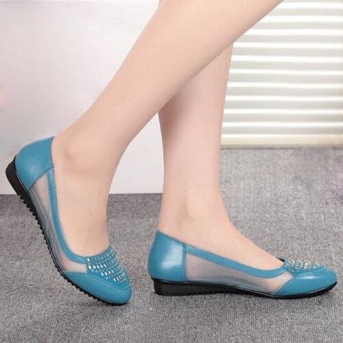 Womens Sandals Leather Flat Bottom Spring Autumn Net Shoes Middle-aged Mother Shallow Mouth Ladies Single Shoes Large Size