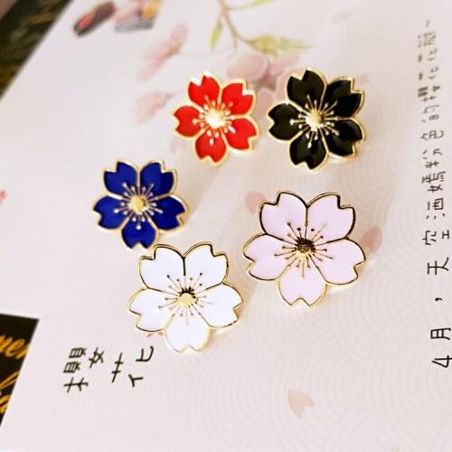 Fashionable cute dripping cartoon brooch Japanese college girl small cherry blossom pin Uniform badge collar pin brooch