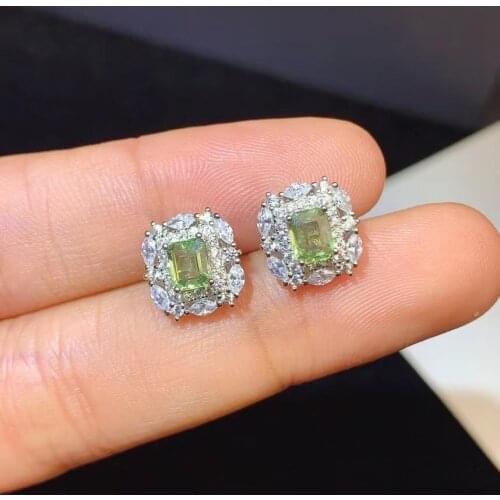 Dazzling Silver Gemstone Earrings Natural 4mm*5mm Natural Peridot Stud Earrings Fashion 925 Silver Peridot Earrings