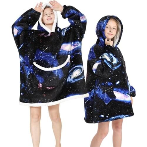 Family Matching Clothes Winter Hoodies Blanket Mother Daughter Long Sweatshirt Fleece Warm TV Blanket Children Pyjamas Sleepwear