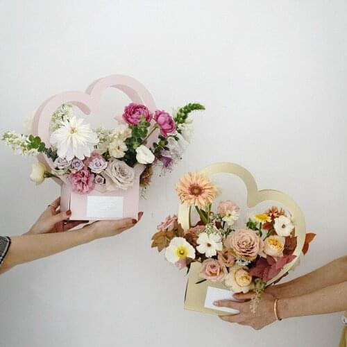 5pcs Heart-shaped Flower Boxes Cardboard Hand-held Flower Packaging Case Mothers days Wedding Party Rose Gift Box Packaging