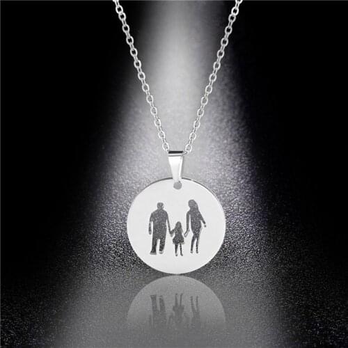 Cut Out Lovely Women Firgure Family Necklace With Mom Dad Baby Cartoon Love Daughter Son Heart Chain Necklace Gifts For Kids