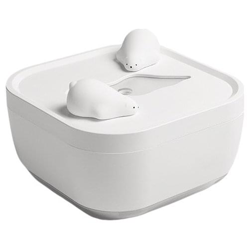 Polar bear spray humidifier to relieve air drying induction design