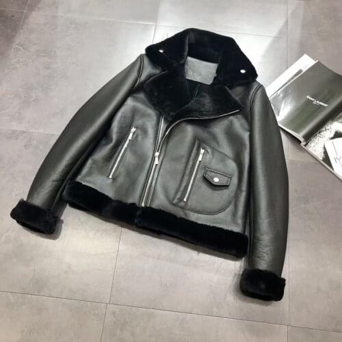 Women Coat Winter New Fashion Short Length Natural Real Sheepskin Jacket Thick Warm Locomotive Model Pocket Decoration