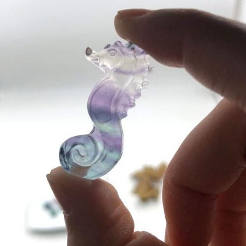 1pc Random Natural Rainbow Fluorite Seahorse Hippocampus Carving Quartz Crystal Healing Stone Carved Pendant Crafts Gift Animal