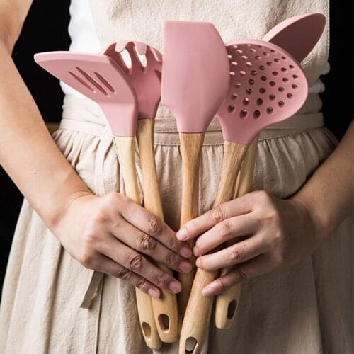 Silicone Kitchen Set Cooking Tool Utensils Set Spatula Soup Spoon with Wooden Handle Special Heat-resistant Design
