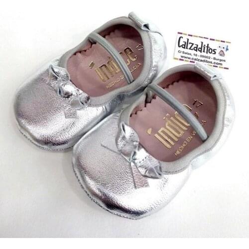 Silver-colored leather baby girl ballet pumps