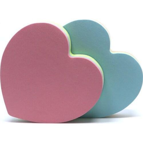 2pcs Heart-shaped Sticky Pads Posted Self-Adhesive Paper Notes Facilitated Stickers Notepads (Random Color)