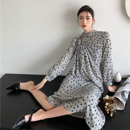 Fashion Designer Hollow Retro Floral Drawstring Long-Sleeved Dress 2021 Spring Summer New French Elegant Loose Casual Robe Wome