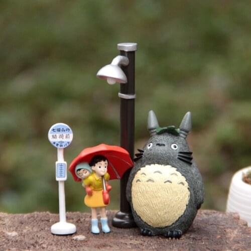 Free Shipping Hayao Miyazaki classic scene Street bus station Xiaoyue back Xiaomei Totoro DIY micro umbrella landscape doll