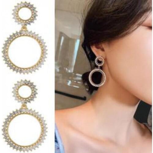 Punk Girl Earrings 2020 Fashion New Earrings Korean Temperament Crystal Pearl Gorgeous Ladies Style Long Round Earrings
