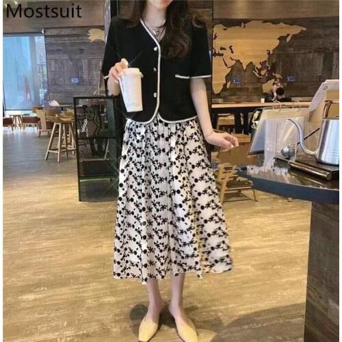 2021 Summer Black Knitted Cardigan Tops Women Short Sleeve V-neck Kntiwear Korean Elegant Vintage Sweater Jumpers Femme