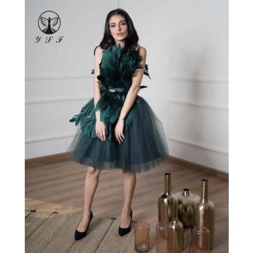 2022 Fashion Strapless Sleeveless Feather Belt A Line Knee Length Dark Green Prom Dresses