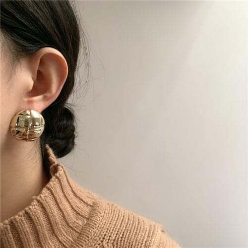 Vintage Brand Metal Egg Shape Stud Earrings for Women Punk Jewelry Hiphop Ball Earring Female Brincos Gothic EAR Bijoux 2021