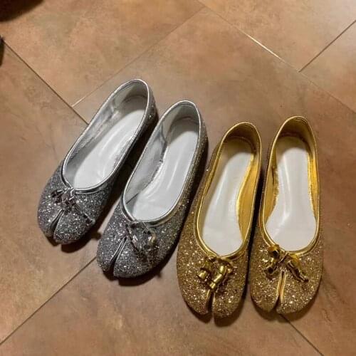 Tabi Ninja Flat Shoes Women Bling Sequined Bowtie Designer Vintage Pig Trotter Bottine Femme Ladies Split Toe Shoes