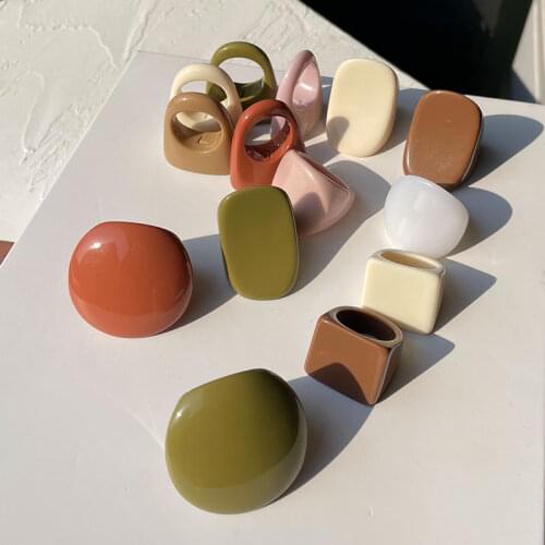HUANZHI 2021New Geometry Irregular Circle Lock Cream Solid Color Colorful Acrylic Resin Rings Set for Women Summer Jewelry Gift