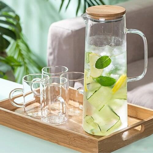 1.7L Glass Water Pitcher with Handle and Bamboo Lid Drip-Free Tea Pitcher Glass Cold Hot Water Jug with 2 Cups Heat Resisttant