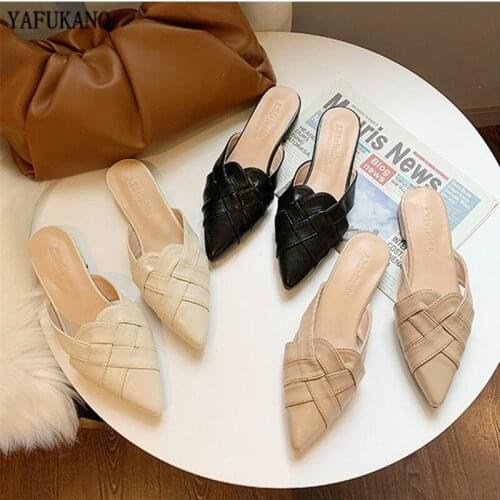 Fashion Low Heel PU Weave Mules Slippers Pointed Toe Outdoor Casual Slides Chunky Heel Sandals Korean Pumps Beach Shoes