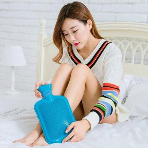Natural Rubber Hot Water Bottle Winter Cold Nights Water-Filled Warm Color Random 2000ml Handbag Z1B0