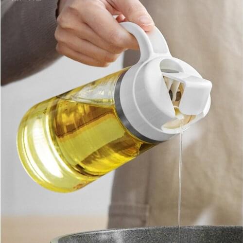 China High quality class bottle large capacity 580ML cooking oil transparent jar portable washable dispenser