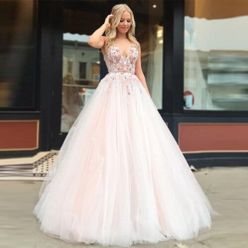 Vestidos De Debutantes De 15 Anos Tiered Skirt Puffy Ball Gown Sexy V-neck Appliques Handmade Flowers Beaded Quinceanera Dresses