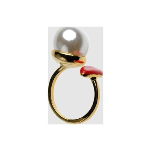 Amorita boutique Kiss the pearl design ring