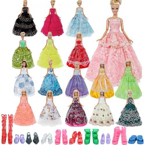 Random 15 Pcs = 5x Wedding Party Dress Princess Gown + 10x Mixed Style Colorful Shoes Dress Up Accessories for Barbie Doll Toy