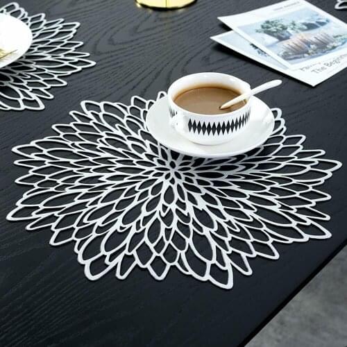 Flower Shape Table Mats Solid Color Hollow Multiple Purposes Washable Decorative Mat